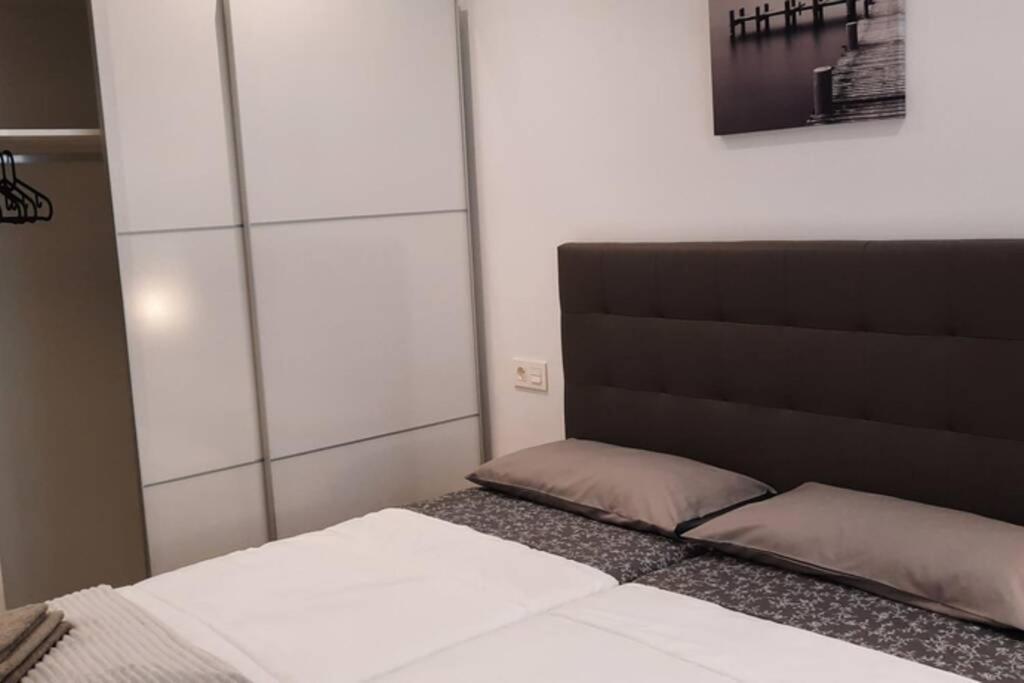 Apartamentos Milan 2 Oviedo Exteriör bild