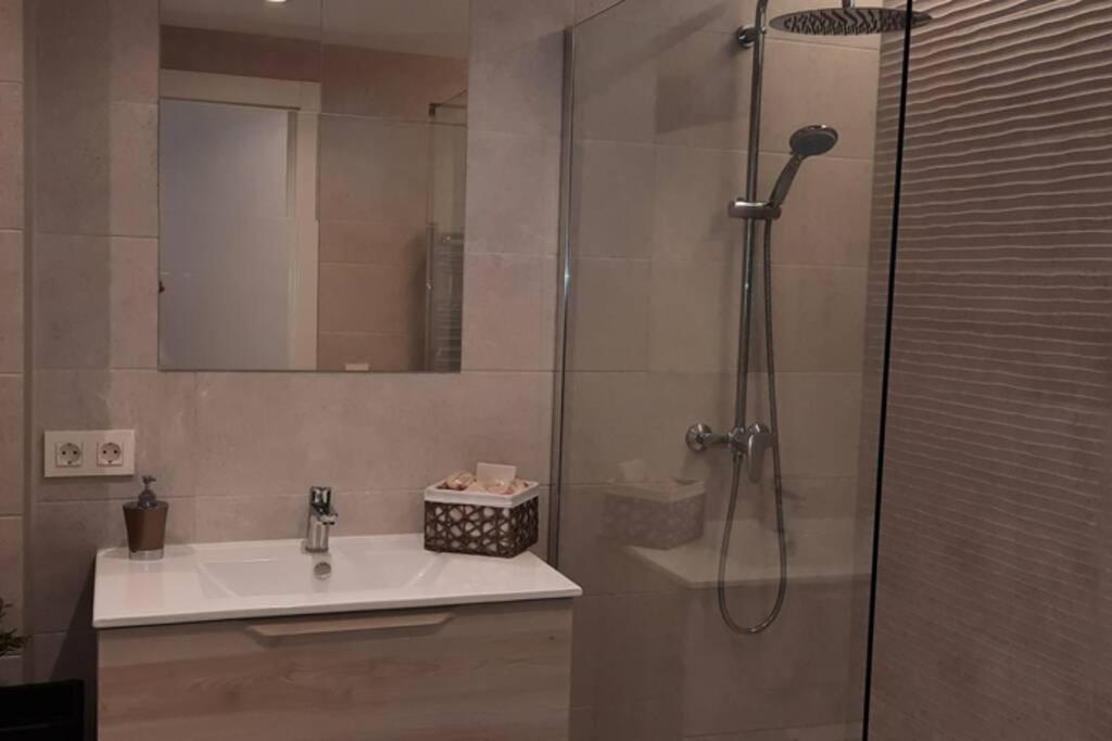 Apartamentos Milan 2 Oviedo Exteriör bild